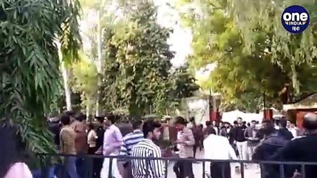 Delhi के Gargi College में Girl Students से छेड़छाड़ का आरोप। वनइंडिया हिंदी