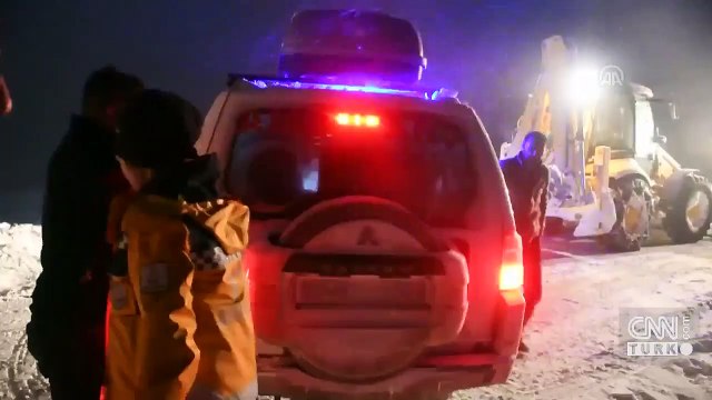 Hamile kadının imdadına paletli ambulans yetişti