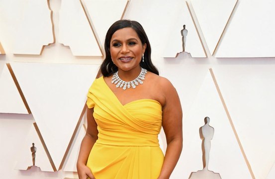 Mindy Kaling was 'thrown off by Brad Pitt's good looking-ness' at the Oscars