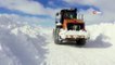 Erzincan’da kar ve tipiden kapanan 75 köy yolunun ulaşıma açılması için çalışmalar sürüyor