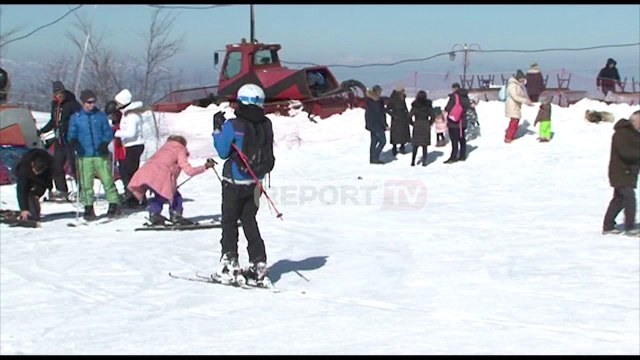 Report TV -Destinacioni i 'bardhë' në Korçë 'pushtohet' nga turistët: Dardha është një perlë