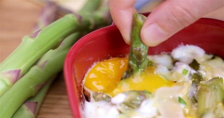 Vous allez adorer les légumes avec ces œufs en cocotte aux asperges et à l'épinard !