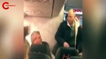 Uçaktan inmek istemeyen alkollü yolcuyu darp ettiler