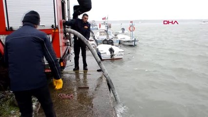 Zonguldak karlı yollar, deniz suyu ile temizleniyor