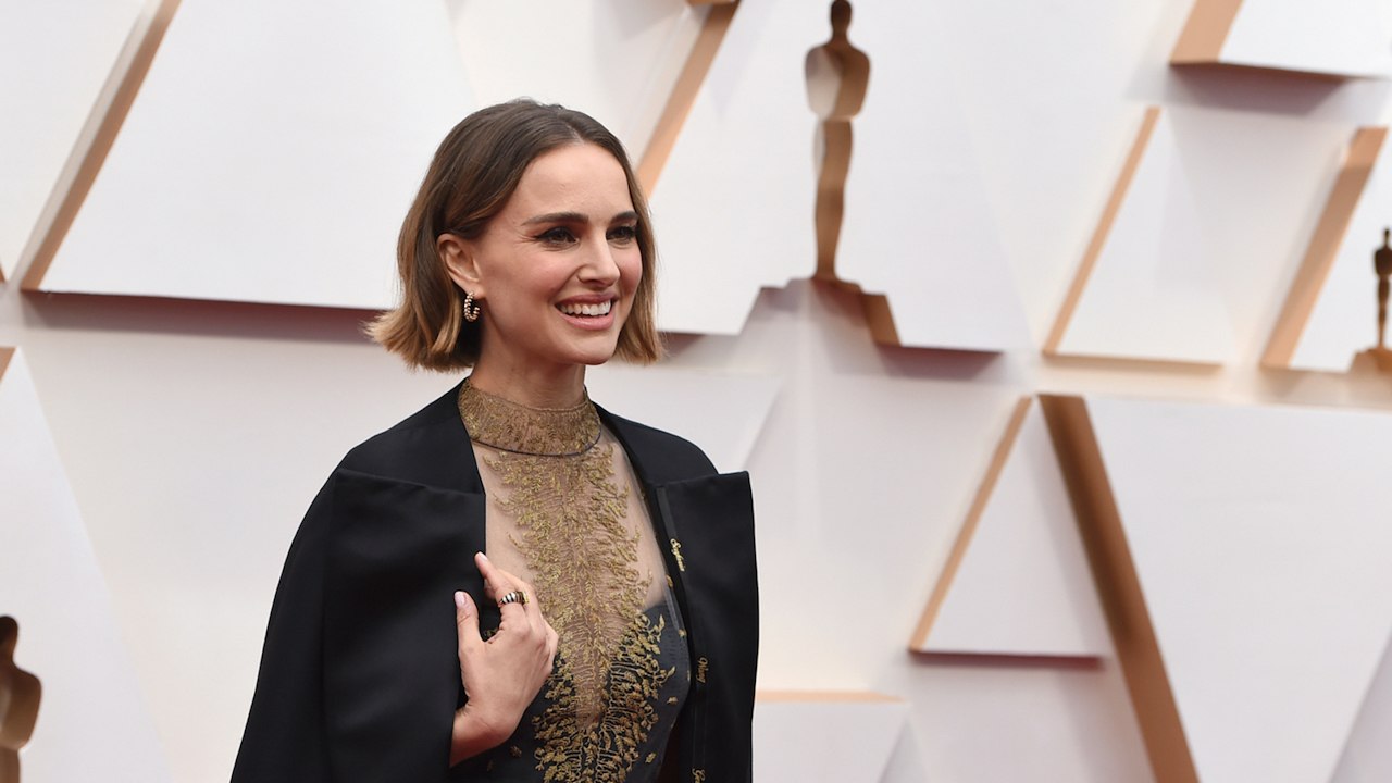 Natalie Portman setzt ein Statement mit ihrem Outfit bei den Oscars