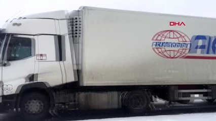 Şırnak uluslararası ipek yolu kardan kapandı, sürücüler mahsur kaldı-2
