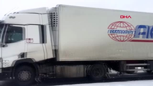 Şırnak uluslararası ipek yolu kardan kapandı, sürücüler mahsur kaldı-2