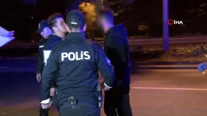Başkent'te otomobil ile sebze yüklü kamyonet çarpıştı: 2 yaralı