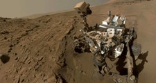 NASA'nın keşif aracı, çalışmalar için gönderildiği Mars'ta selfie çekti