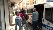 Esenyurt'ta polisleri şaşırtan operasyon: Apartman dairesinde 25 kaçak göçmen yakalandı