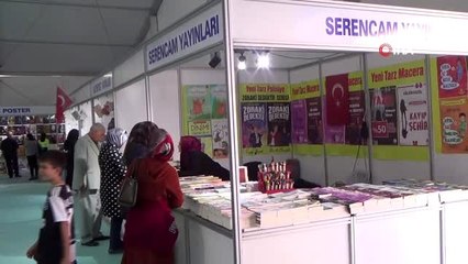 Elazığ Belediyesi 3. Kitap Fuarı'na yoğun ilgi devam ediyor