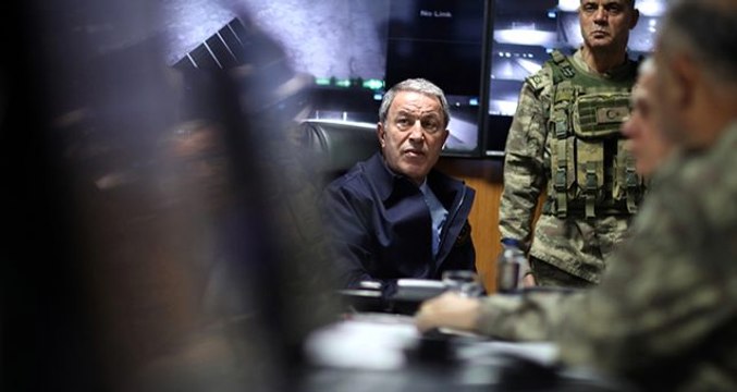 Son dakika: Bakan Akar'dan sınırdaki askerlerimize uyarı: Her an her şey olabilir, hazırlıklı olunmalı