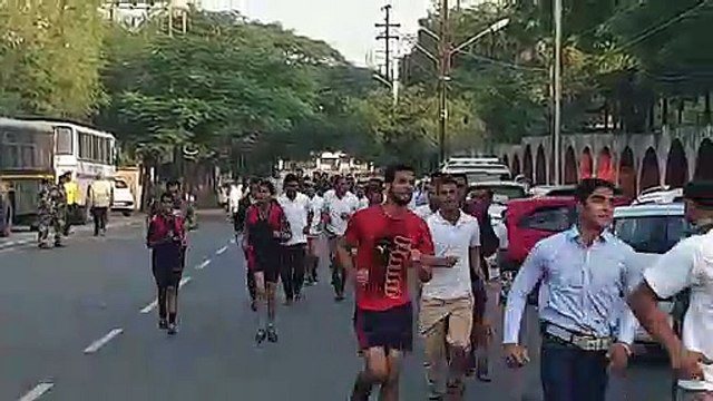 नेहरु स्टेडीयम से रन फॉर यूनिटी, सांसद शंकर लालवानी ने दौड़ को दी हरी झंडी