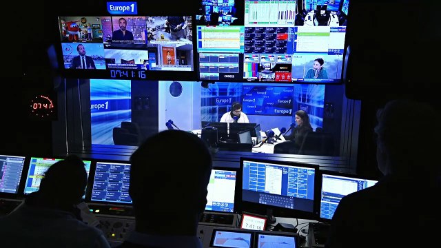 Les retours forcés sont difficiles à exécuter et coûtent aussi très cher , juge Jean-Noël Barrot