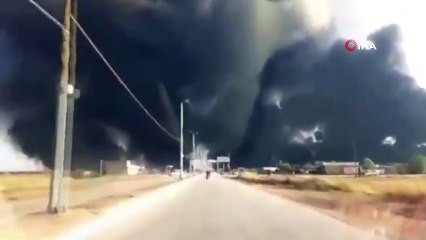 - YPG/PKK'lı teröristler kuyulara doldurduğu petrolü yaktı