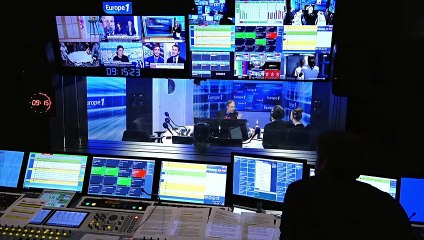 Brut au sommet, Emmanuel Macron dans Valeurs actuelles, plus de pub politique sur Twitter et CR7, roi du pétrole et d'Instagram
