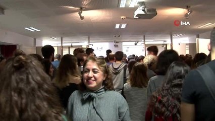 "Modernlik Eşiği - Lignum" resim sergisi, kapılarını sanatseverlere açtı