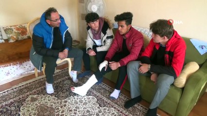 Mısırlı gençten örnek davranış...Yola atlayan çocuğu kurtardı, kendi yaralandı