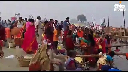 नहाय-खाय के साथ शुरू हुआ लोक आस्था का महापर्व छठ, स्नान के लिए गंगा घाट पर लगी व्रतियों की भीड़