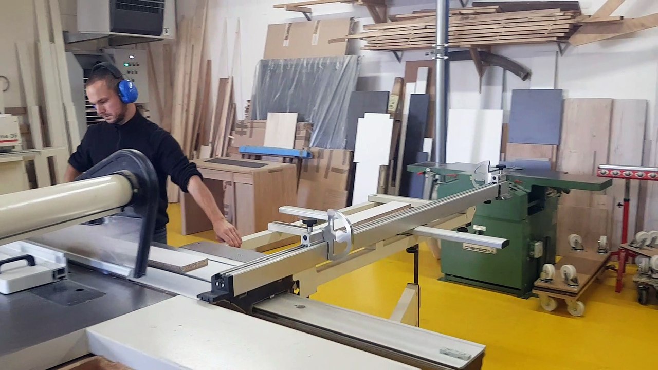 Dans l'atelier des meubles Bourrat à Feurs