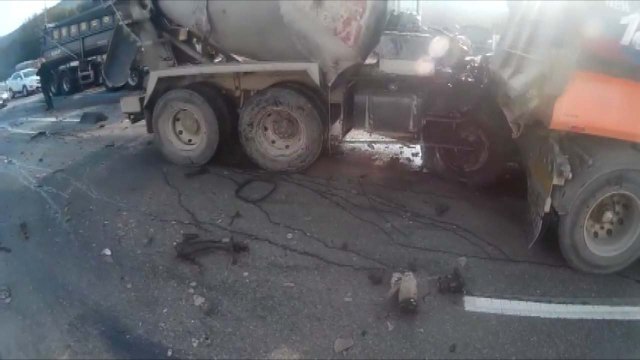 의정부서 레미콘 등 8중 추돌...1명 사망·7명 부상 / YTN