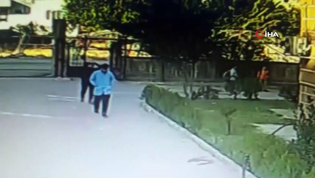 Biri gözcülük yaptı, diğeri böyle çaldı