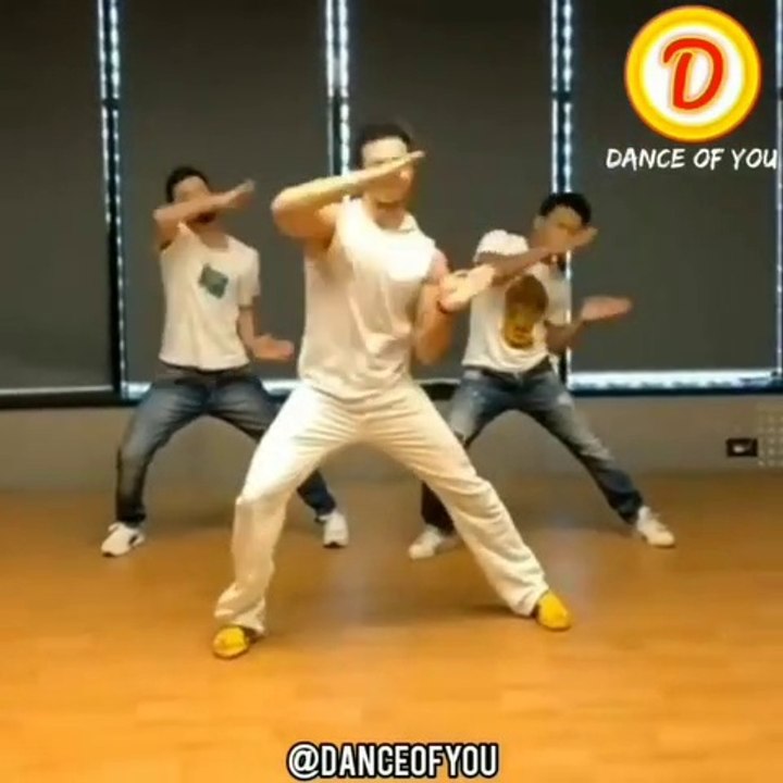 Tiger Shroff lovely dance_