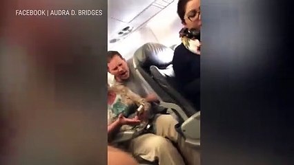 Une actrice russe expulsée de force d'un avion par la police