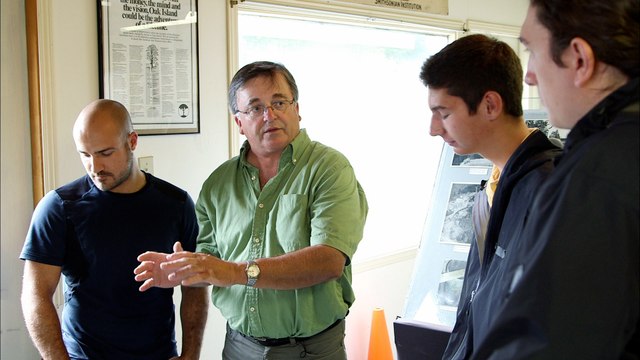The Curse of Oak Island|Mysteries in the Oak Island Museum|S2|E