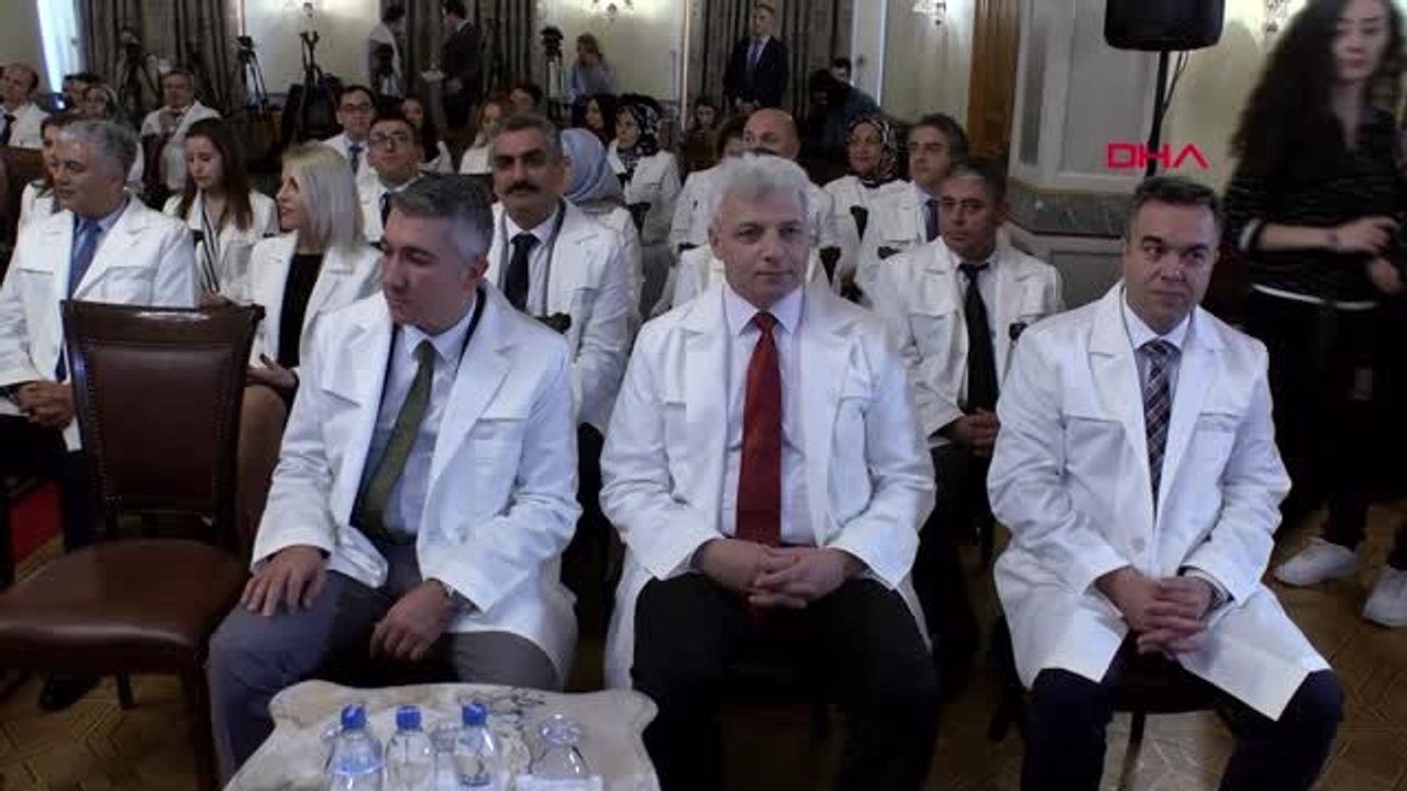 Milli eğitim bakanı selçuk öğretmen önlükleri tanıtım toplantısına katıldı