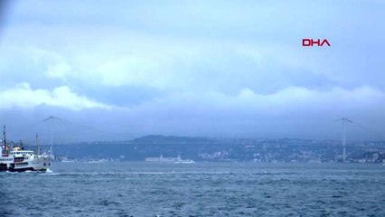 İstanbul boğazı'nı kara bulutlar kapladı