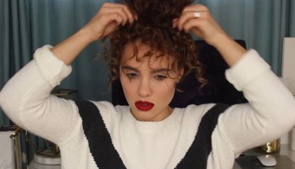 تسريحات شعر كيرلي سهلة مستوحاة  من أشهر مدوّنات الجمال