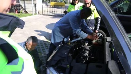 Emniyet Müdürü aracındaki çakarı söktürdü