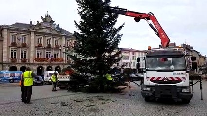 Pont-à-Mousson : la place Duroc a son sapin