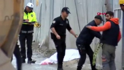 Lastiğini kontrol ettiği kamyonun altında kaldı