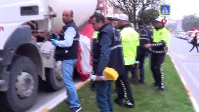 Yaya geçidinden yolun karşısına geçmeye çalışan karı koca beton mikserin altında kaldı