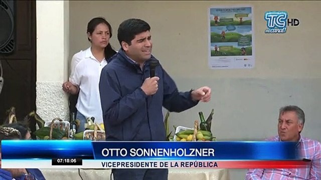 Vicepresidente dialogó con agricultores y productores lecheros de Tungurahua