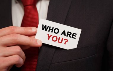 « Tu fais quoi dans la vie ? » : Quand le travail devient une identité sociale