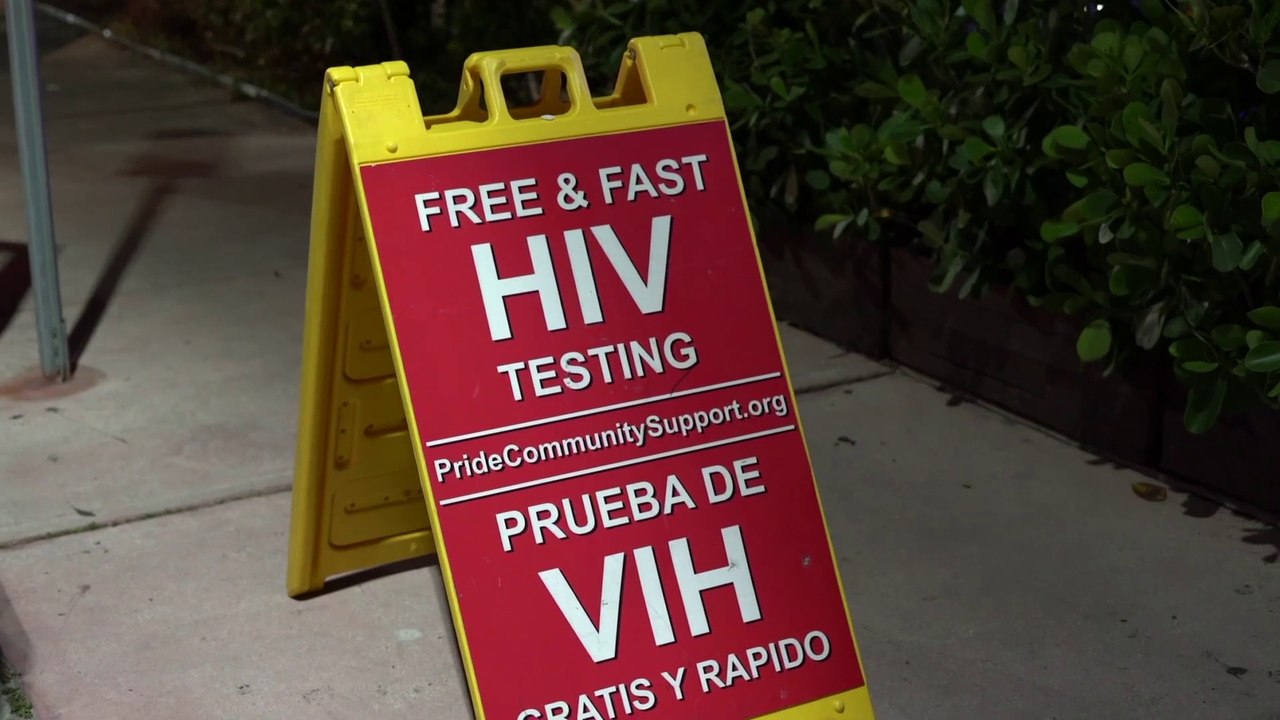 Latinos Salud vela por los hispanos LGBTI con VIH