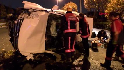 Refüje çarpan pikap takla attı sürücü yaralandı