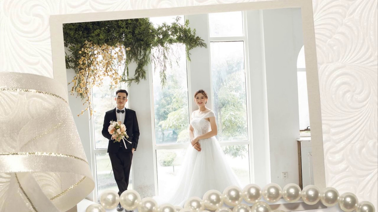 Happy Wedding (Phung Thom - Tran Chi)
