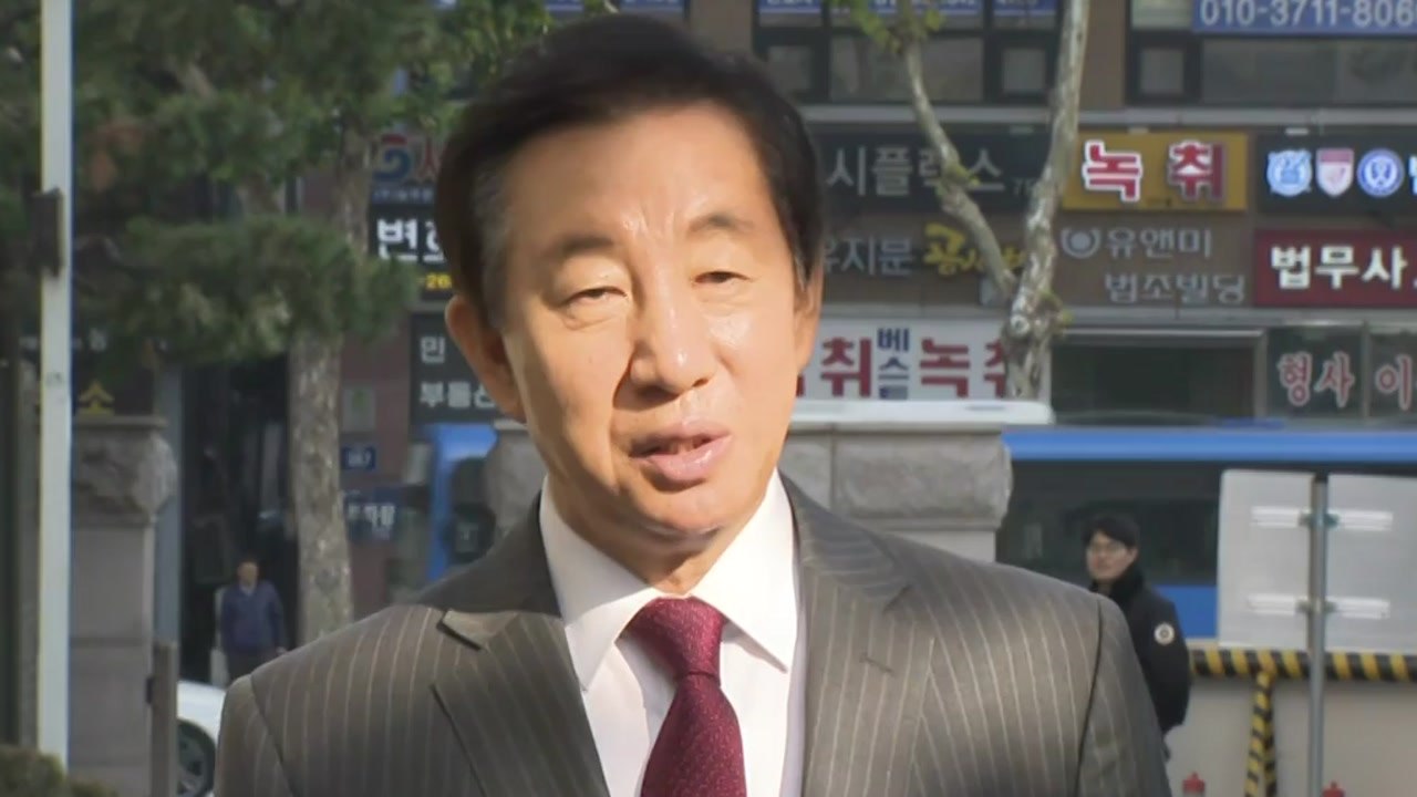 '뇌물수수' 김성태, 이석채 실형뒤 첫 공판 / YTN