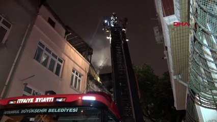 Polis aracı bariyere çarptı 1 polis hafif yaralı