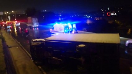 Bariyerleri aşan kamyon alt yola uçtu:1 yaralı