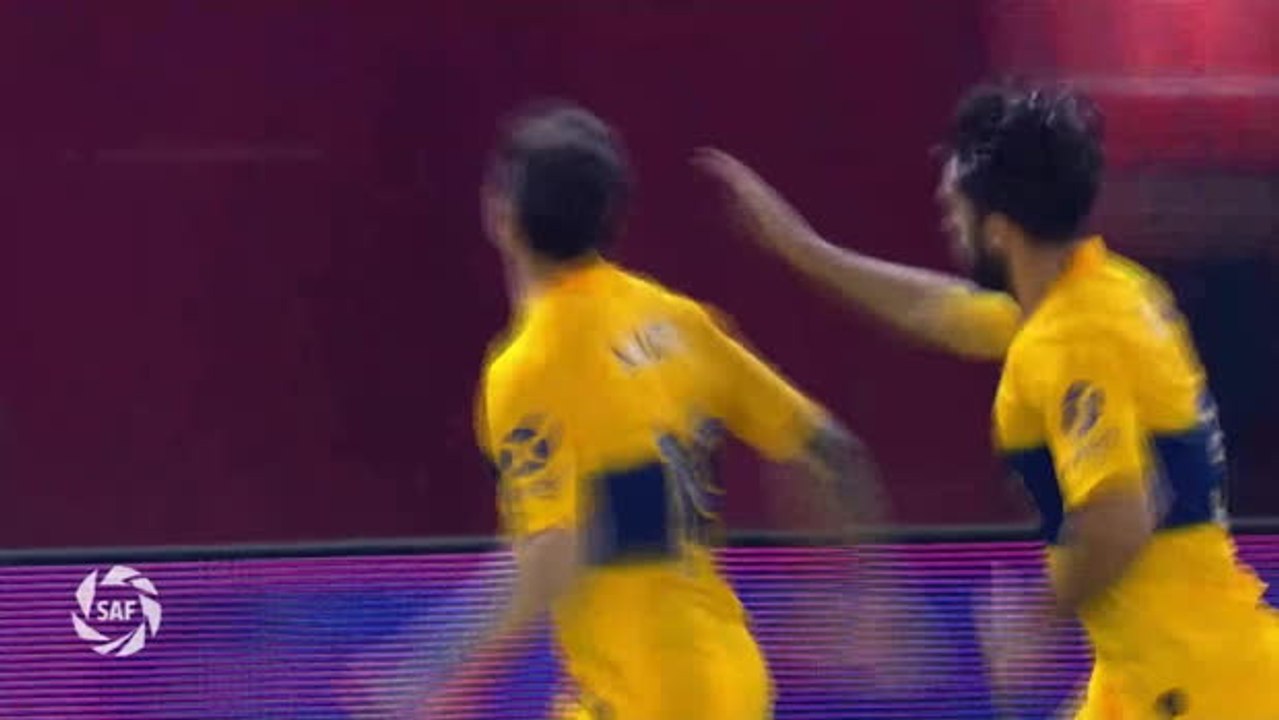 Zarate scores trademark free-kick against Lanus