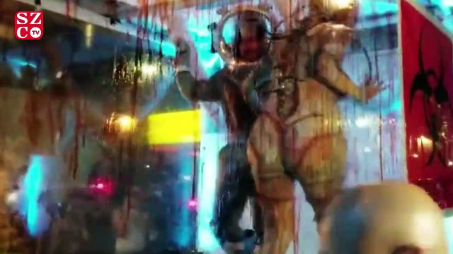 Heidi Klum Halloween partisine muhteşem bir giriş yaptı