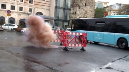 Eminönü'nde elektrik kablolarında patlama