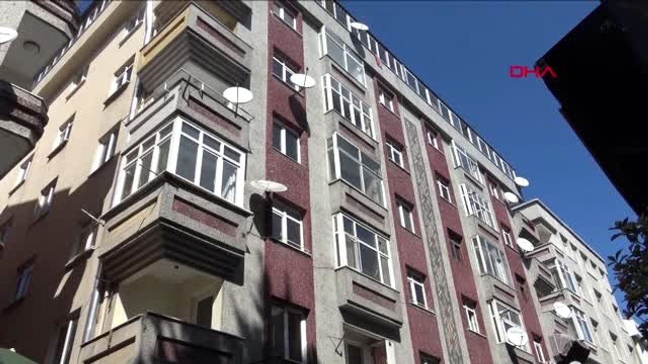 Avcılar'da riskli binadaki 'kapılı önlem' yerine demir bariyer geldi