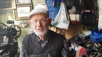 86 yaşındaki ayakkabı tamircisi, tükenmeye yüz tutmuş mesleğiyle direniyor