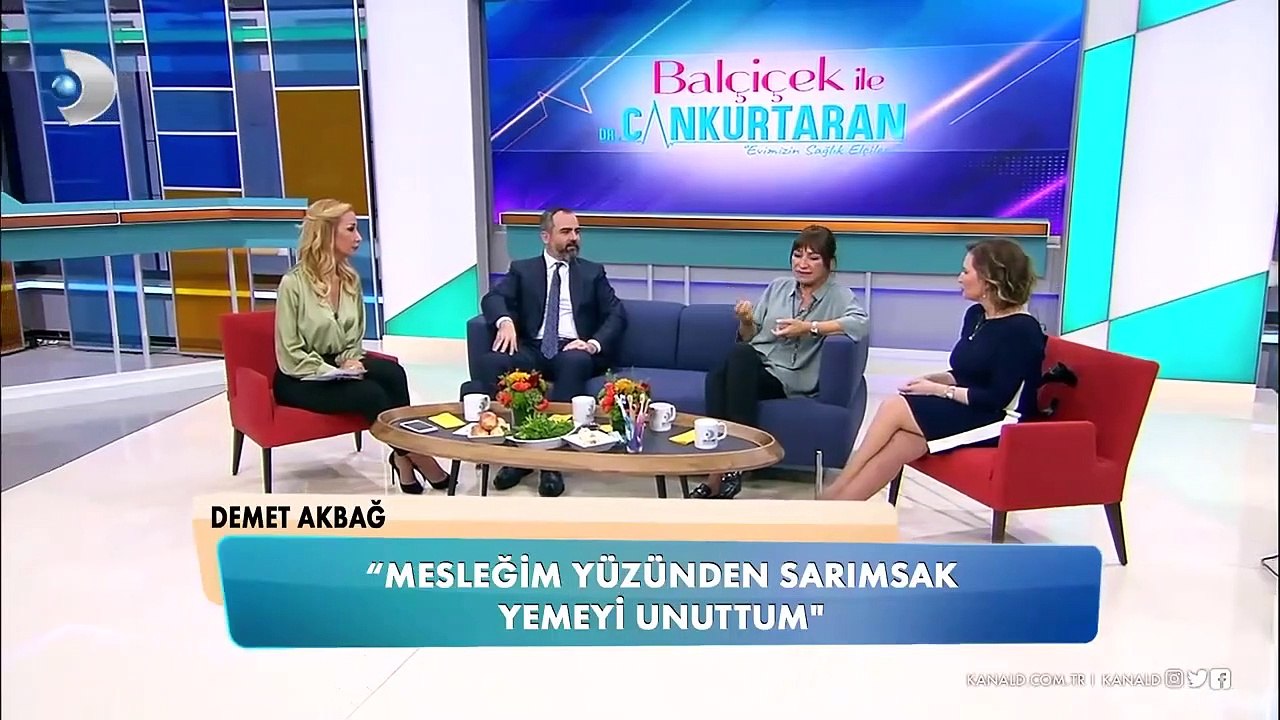 Demet Akbağ'dan beklenmedik öpüşme itirafı